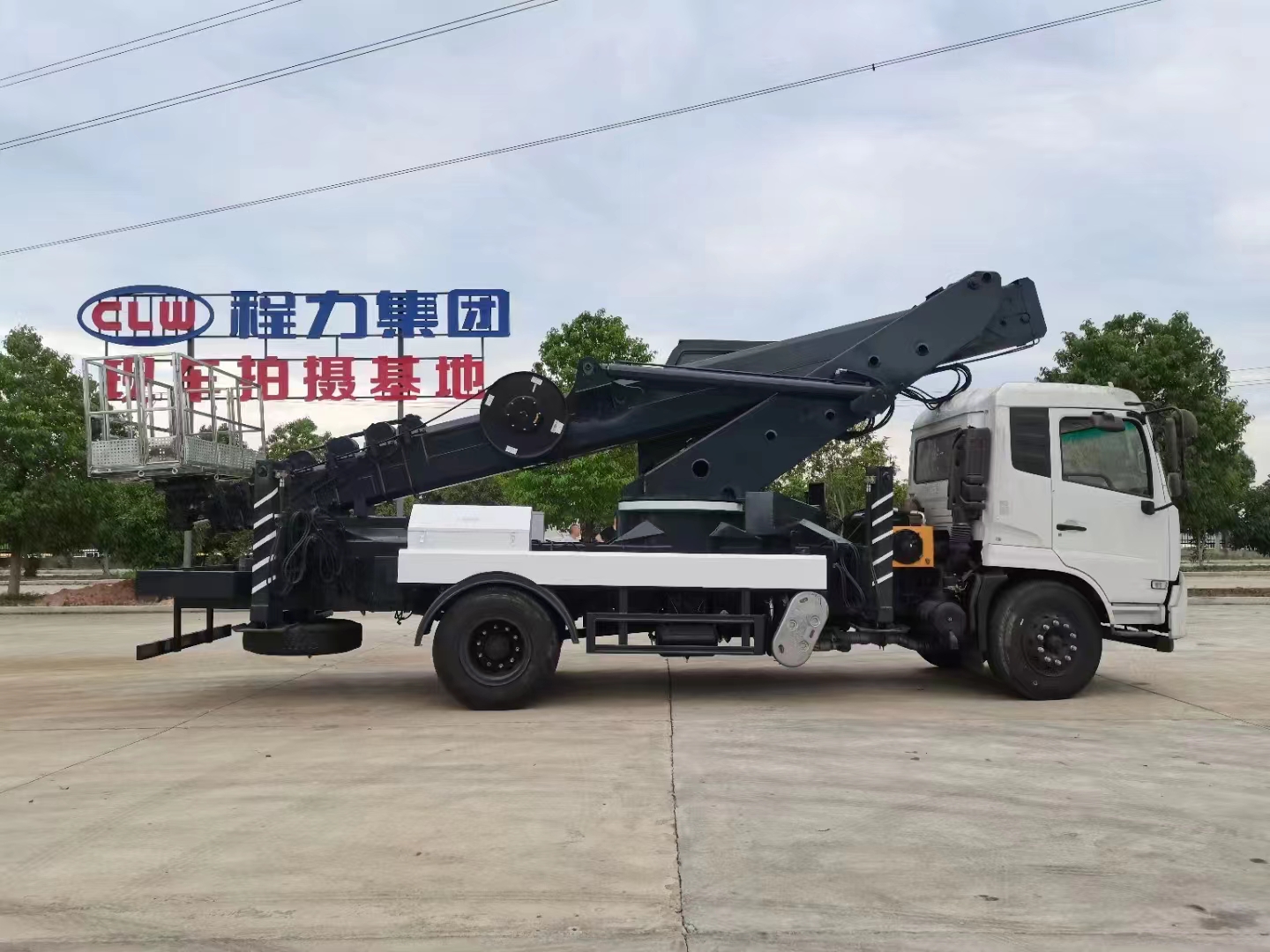 东风天锦45米高空作业车